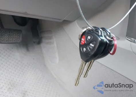 2010 Toyota Camry Le z USA, uszkodzony, nr VIN 4T4BF3EK2AR003318